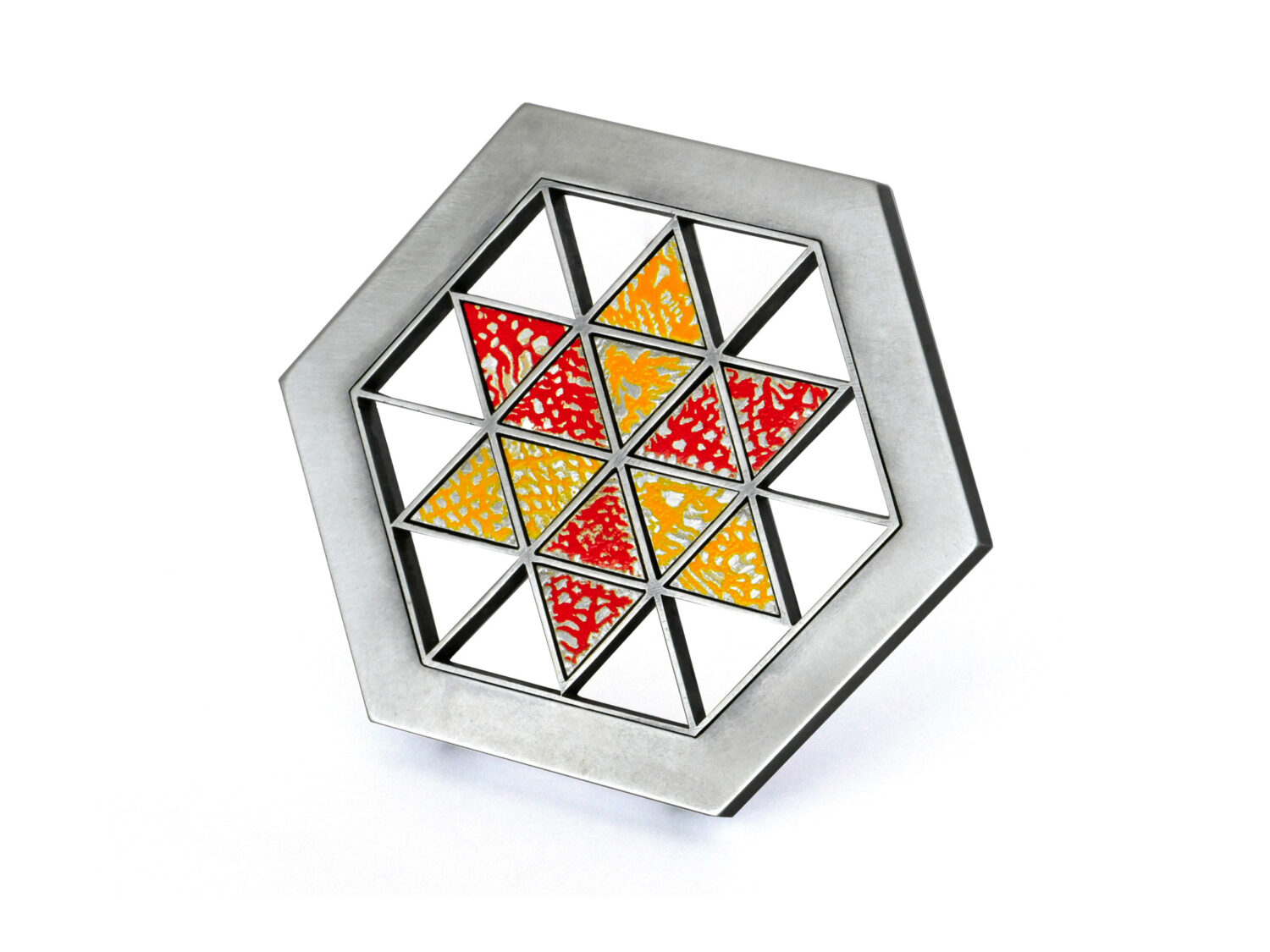 BROOCH, SILVER, PIGMENTS, 2023; PIGMENT COATING BY HEIDEMARIE HERB